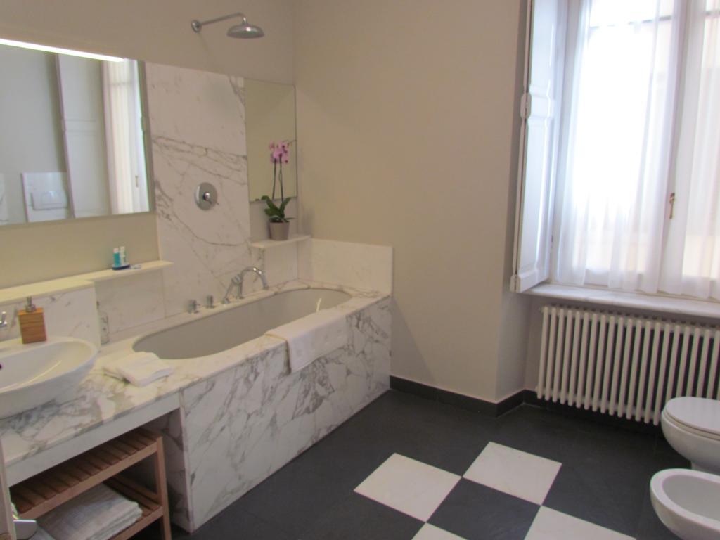 Al Porticciolo Di Sant'agostino Bed & Breakfast Côme